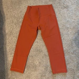 Lululemon cropped workout leggings